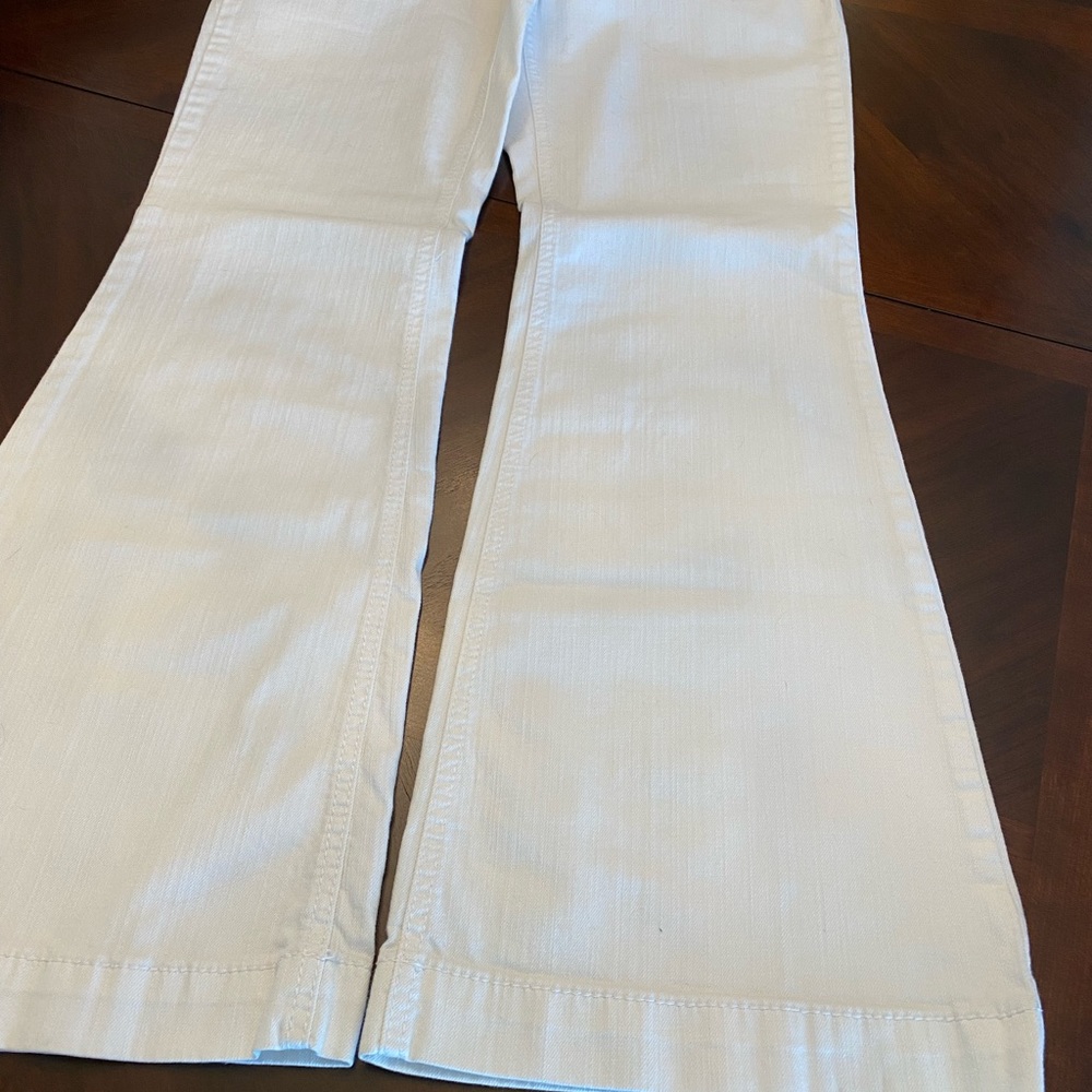INC DENIM white curvy fit flare leg jeans size 10 ***missing back pocket button